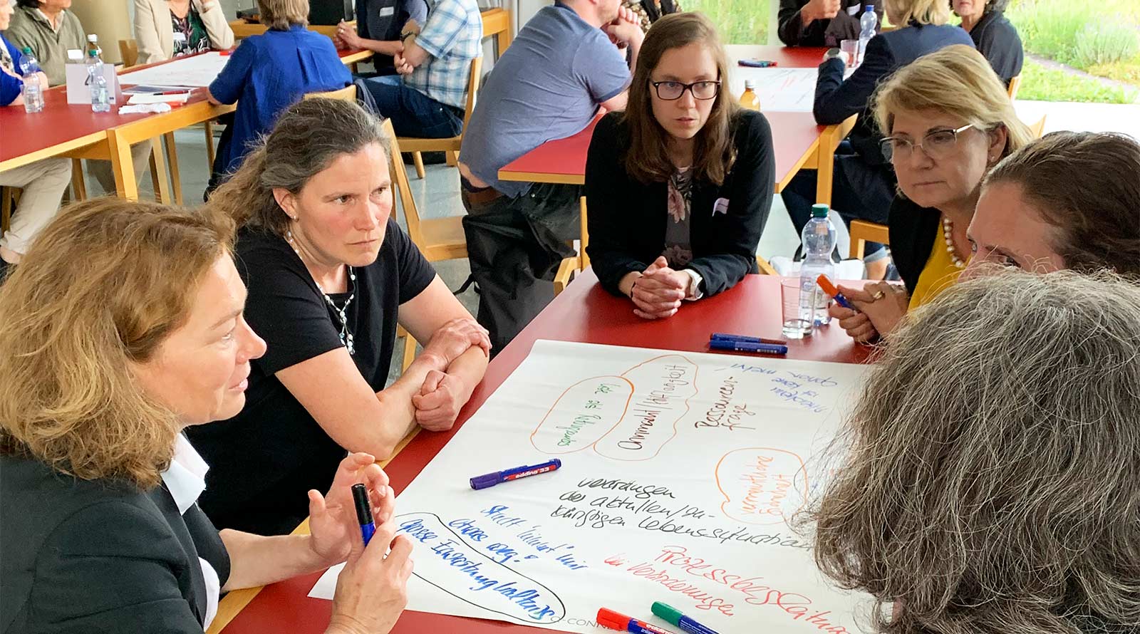 Es entstanden angeregte Diskussionen in wechselnder Zusammensetzung.